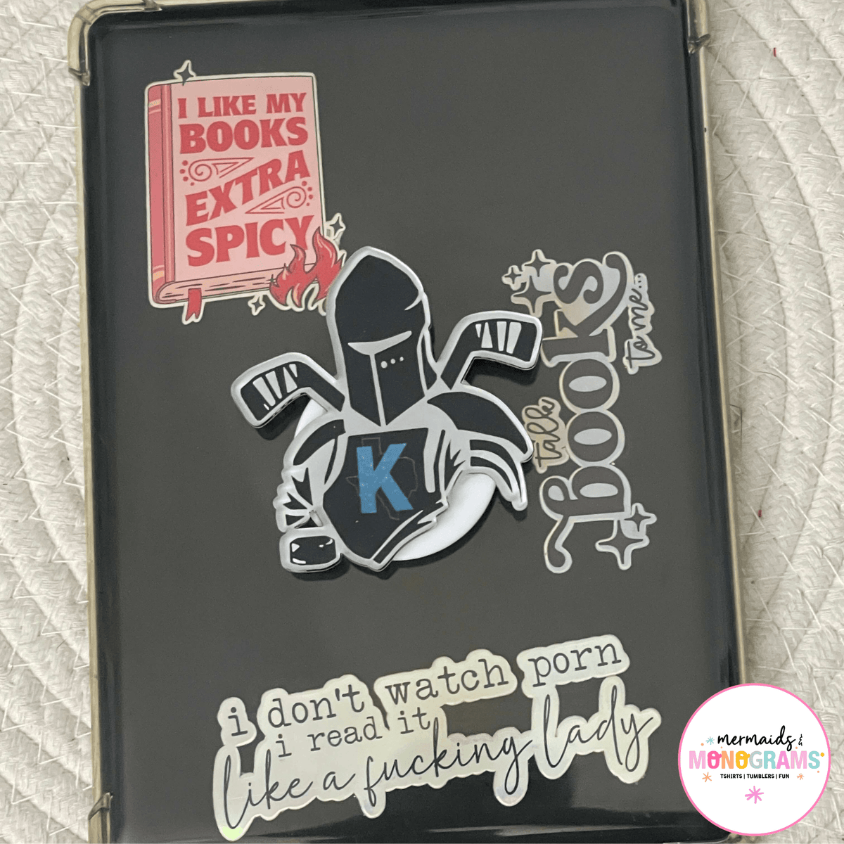 Hockey romance bookish phone grip with masked player and hockey sticks design